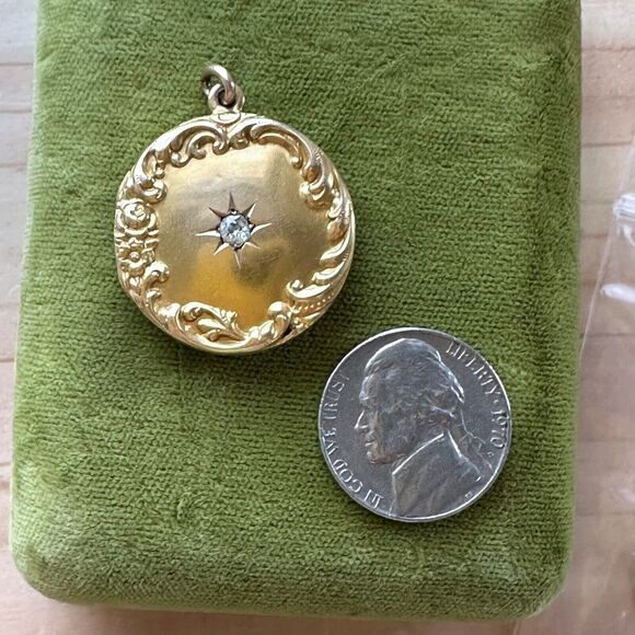 Antique Victorian 14k Yellow gold diamond locket - Picture 3 of 6